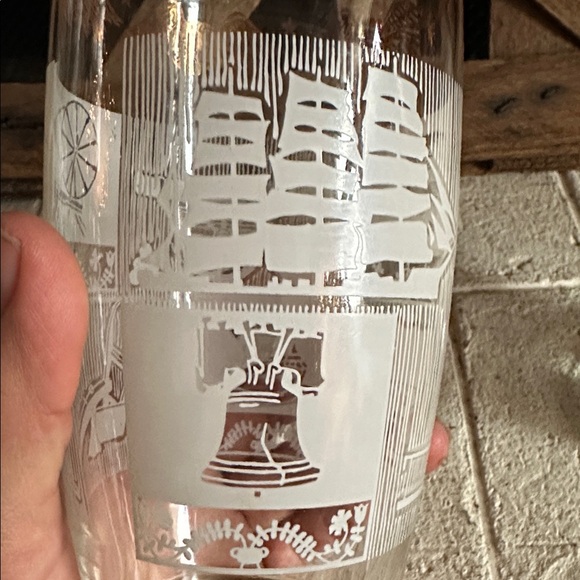 2 Anchor Hocking Americana White Colonial Motifs Golden Eagle Tumblers (49) - Picture 3 of 6